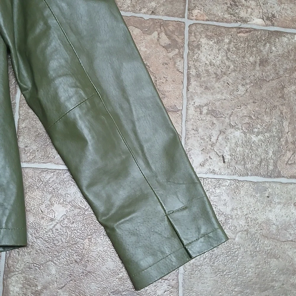 EUC Chadwicks 100% Leather Women's Olive Green Blazer Size 16 - Picture 5 of 5